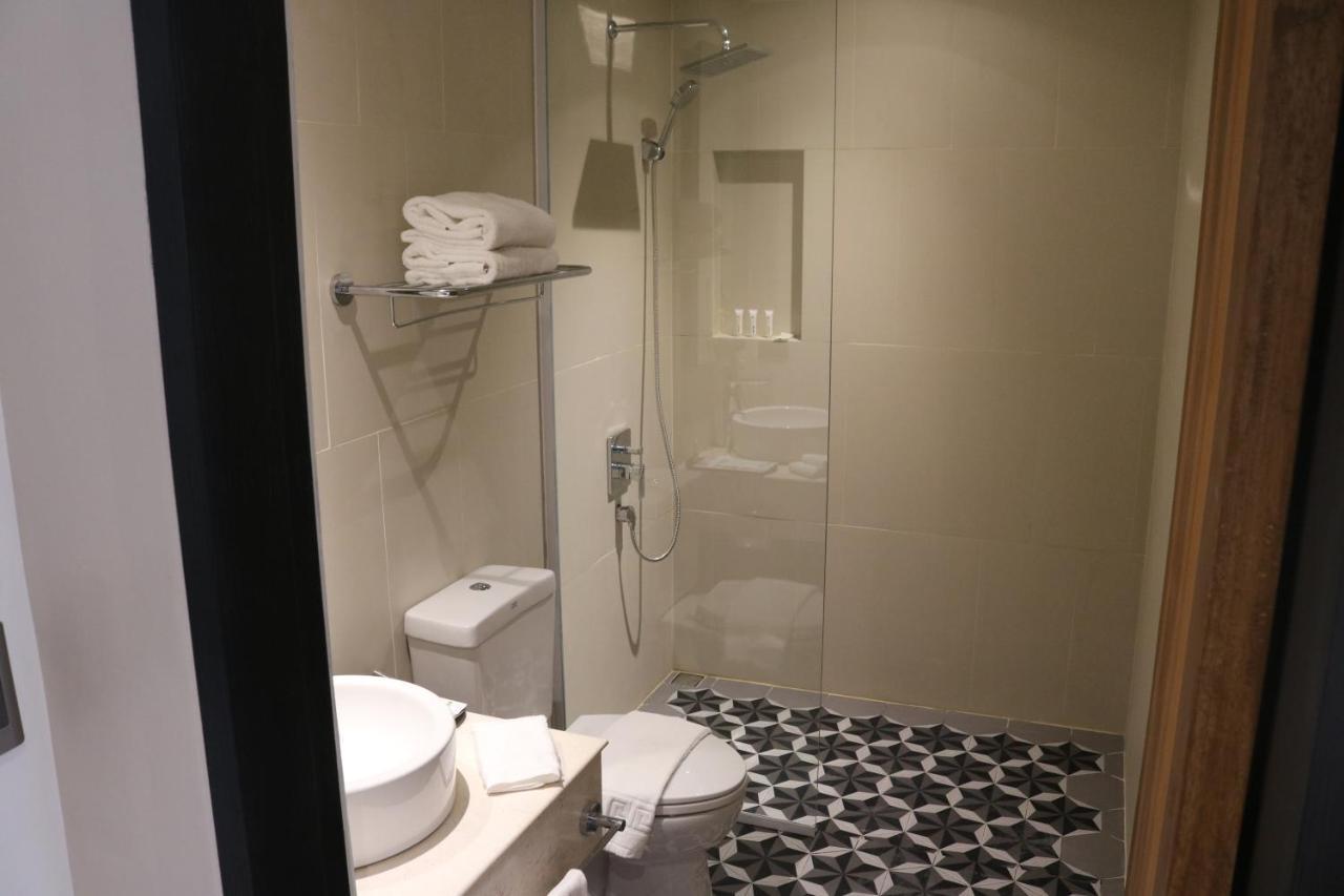 อะคาเซีย โฮเต็ล บาโกลอด Hotel บาโคลอด ภายนอก รูปภาพ