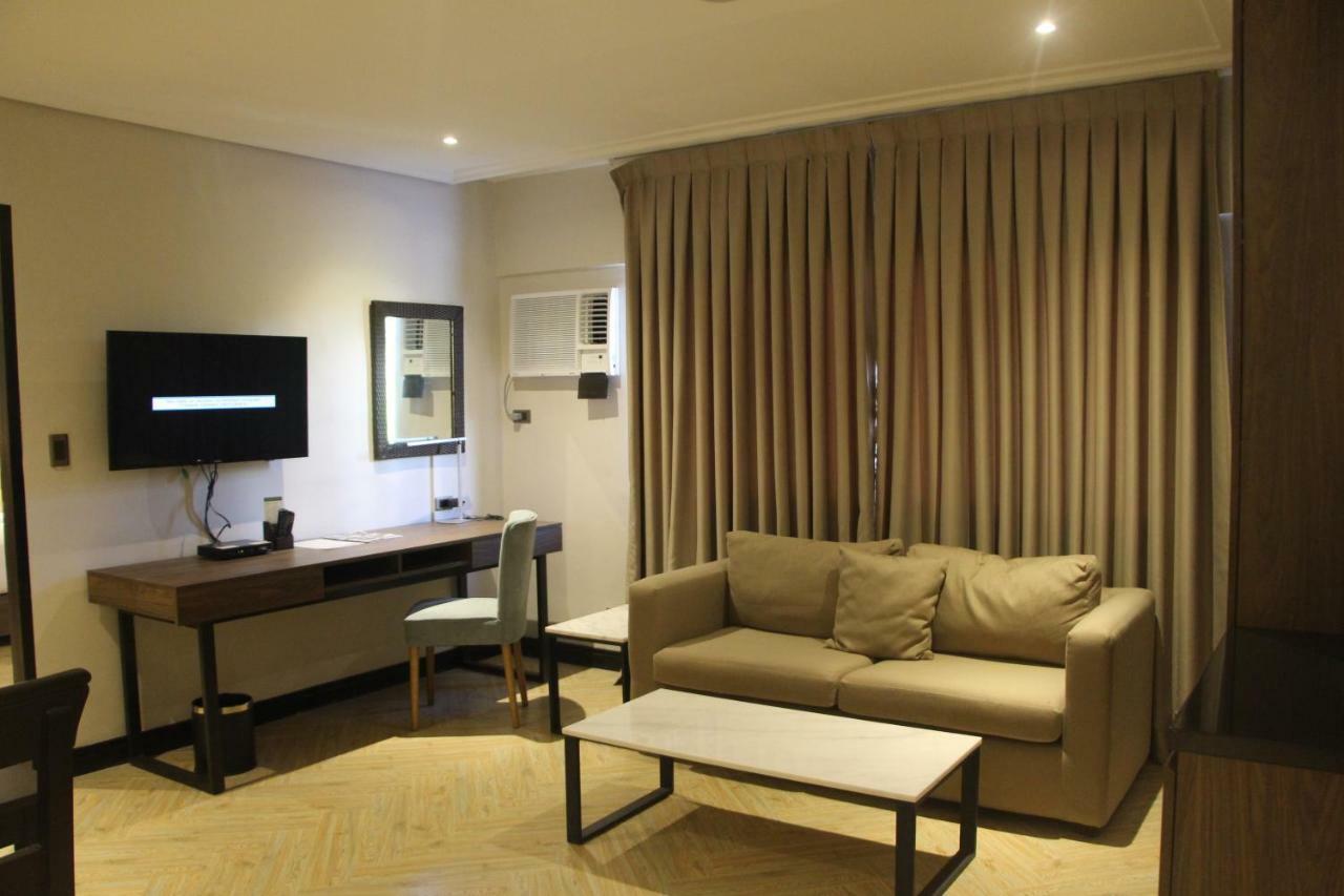อะคาเซีย โฮเต็ล บาโกลอด Hotel บาโคลอด ภายนอก รูปภาพ
