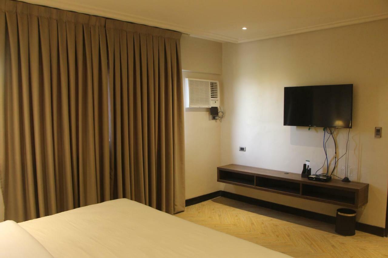 อะคาเซีย โฮเต็ล บาโกลอด Hotel บาโคลอด ภายนอก รูปภาพ