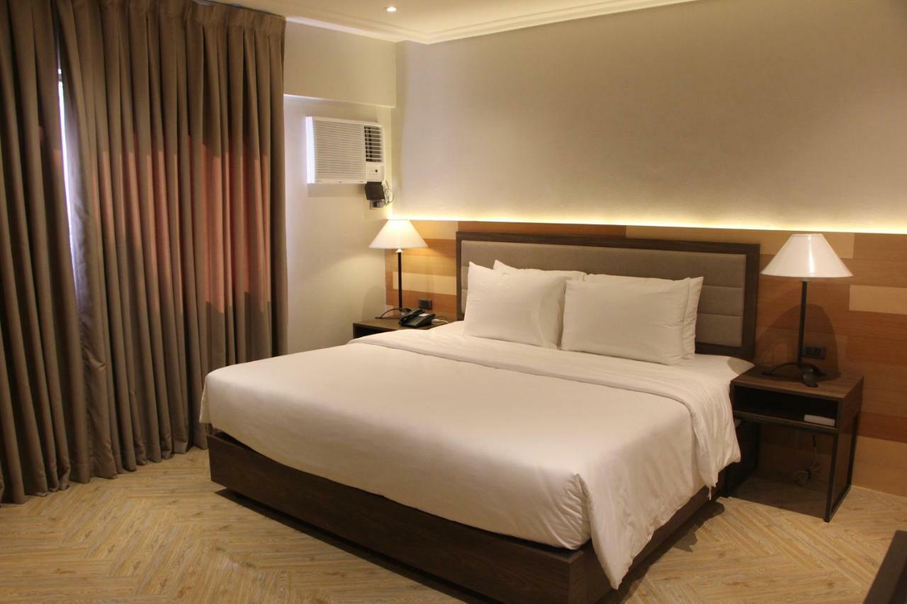 อะคาเซีย โฮเต็ล บาโกลอด Hotel บาโคลอด ภายนอก รูปภาพ
